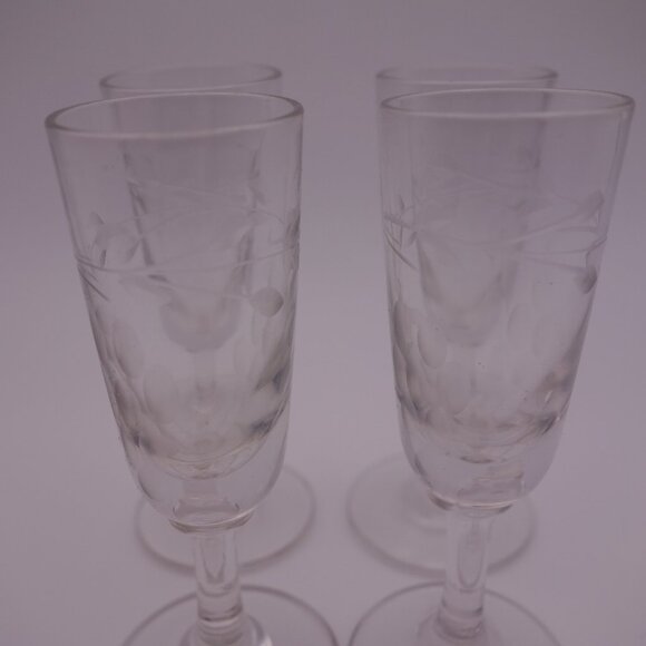 Set of Four(4) Grapevine Pattern Small Delicate Glasses - Picture 4 of 16